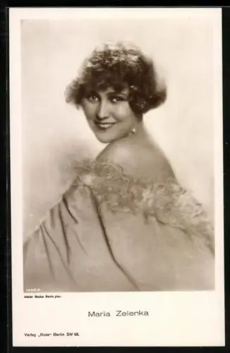 AK Schauspielerin Maria Zelenka mit lächelndem Gesicht