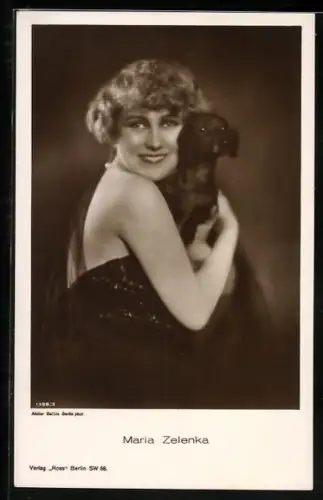 AK Schauspielerin Maria Zelenka mit Hund