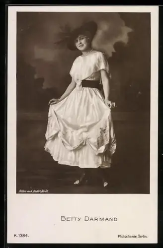 AK Schauspielerin Betty Darmand in Kleid und mit Hut
