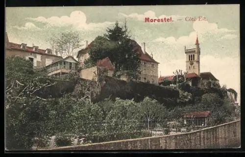 AK Morestel, Côté Est avec vue sur l`église et les maisons environnantes