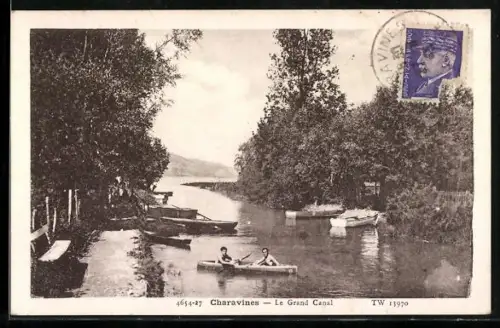 AK Charavines, Le Grand Canal avec rameurs et barques