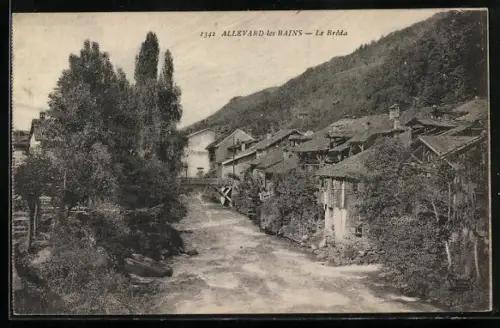 AK Allevard-les-Bains, Le Bréda et les maisons au bord de la rivière