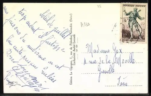 AK L`Alpe d`Huez, Vue générale des montagnes enneigées et du village en hiver