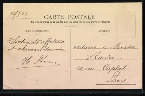 AK Grenoble, Place Victor-Hugo avec vue sur la colline fortifiée