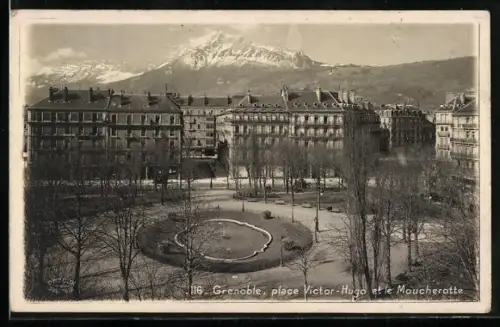 AK Grenoble, Place Victor-Hugo et le Moucherotte