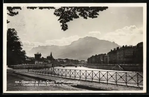 AK Grenoble, Les Quais et le Moucherotte, Coucher de soleil derrière le Moucherotte