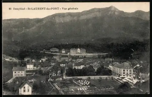 AK St-Laurent-du-Pont, Vue générale avec montagnes en arrière-plan