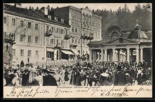 AK Marienbad, Kreuzbrunnen während der Trinkzeit