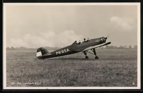 AK Lambach H.L. 1 Flugzeug mit Kennung PH-DSA auf Flugfeld