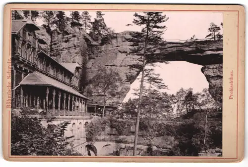 Fotografie unbekannter Fotograf, Ansicht Prebischtor, Partie am Gasthaus mit Geschäft