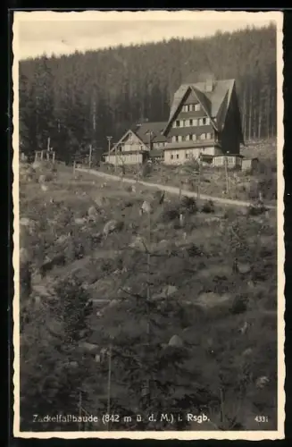 AK Zackelfallbaude i. Rsgb., Blick zur Berghütte