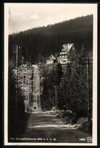 AK Zackelfallbaude, Ansicht Strasse zur Berghütte