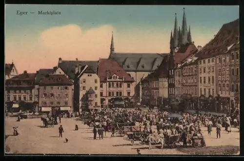 AK Eger, Marktplatz mit Marktständen