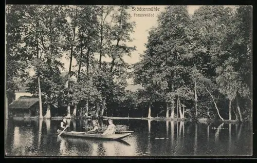 AK Franzensbad, Stöckermühle, Urlauber auf Ruderboot