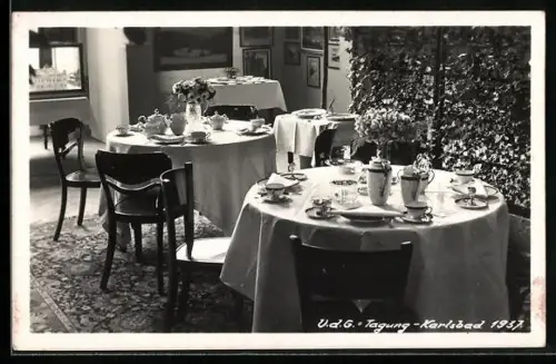 AK Karlsbad, Angerichtete Speisetische für die U.d.G.-Tagung in Karlsbad 1937