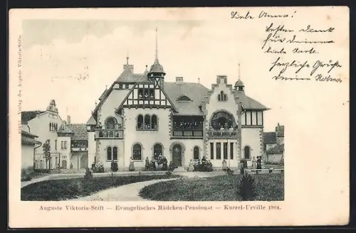 AK Kurzel-Urville, Ev. Mädchenpensionat Auguste Viktoria-Stift mit Mädchen u. Anlage, 1904