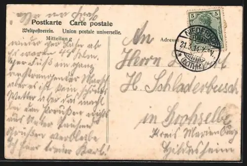 AK Niederhof /Lothr., Strassenpartie mit Geschäftshaus und kleiner Versammlung, Ortspartie mit Kirche