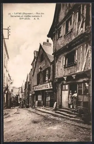 AK Laval /Mayenne, Rue des Serruriers et vieilles maisons du XVe siècle