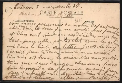 AK Loiron /Mayenne, L`École Libre des Filles et rue adjacente