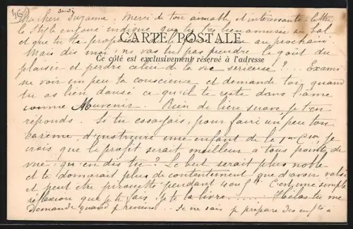 AK Laval, La rue de la Paix animée avec passants et bâtiments historiques