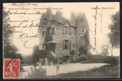 AK Le Fragnés /Mayenne, Facade est de la maison en pierre ancienne