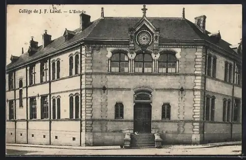 AK Laval, Collège de J. F. Laval, L`Entrée