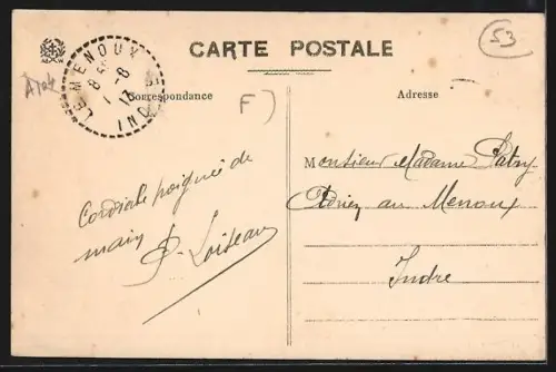 AK Martigné /Mayenne, Route de Laval avec maisons et passants