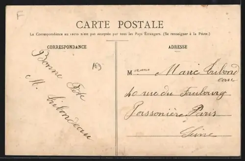 AK Martigné /Mayenne, Rue Principale avec villageois et église en arrière-plan