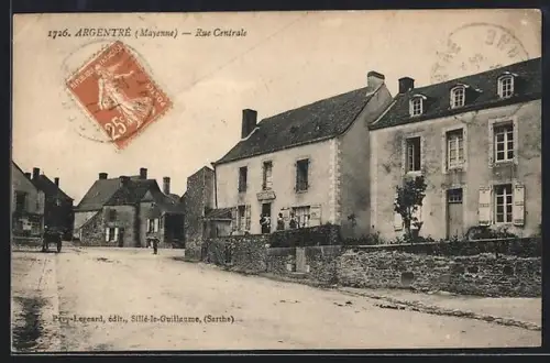 AK Argentré /Mayenne, Rue Centrale