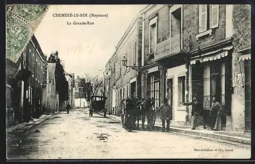AK Chemeré-le-Roi /Mayenne, La Grande-Rue avec chevaux et calèche