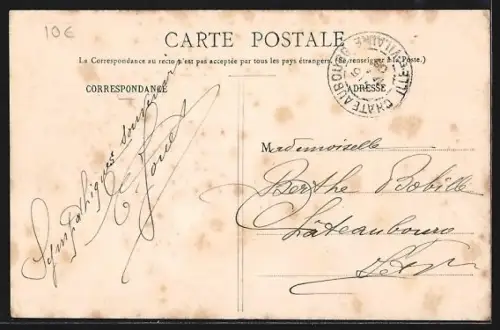 AK Bouère /Mayenne, Rue principale avec vue sur l`église et maisons anciennes