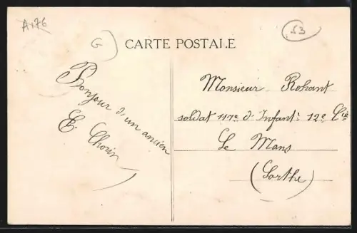 AK Pré-en-Pail, Grande-Rue animée avec habitants et bâtiments historiques