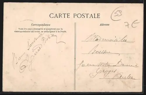 AK Ernée, Rues de Surguet et de Dessous, vue d`une rue pavée avec bâtiments en pierre et charrette