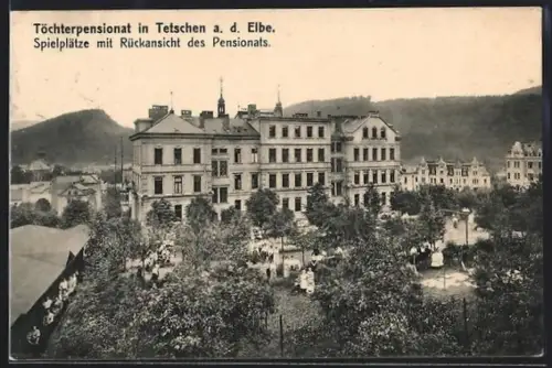 AK Tetschen-Bodenbach / Decin, Töchterpensionat mit Blick auf Spielplätze