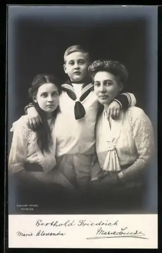 AK Gemahlin des Prinzen Max von Baden, Marie Louise mit den Kindern Berthold Friedrich und Marie Alexandra