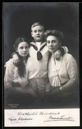 AK Gemahlin des Prinzen Max von Baden, Marie Louise mit den Kindern Berthold Friedrich und Marie Alexandra