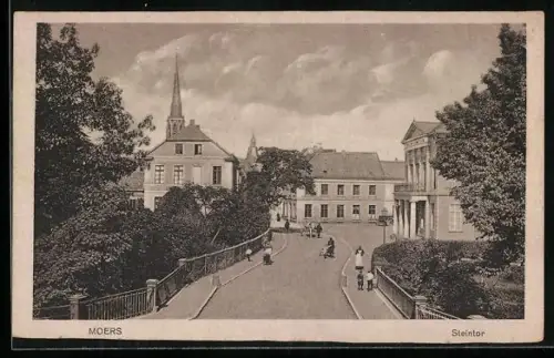 AK Moers, Strasse am Steintor mit Anwohnern