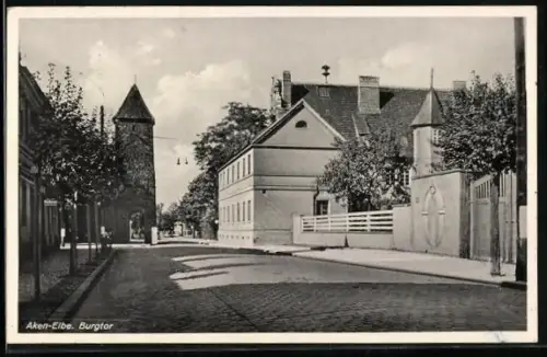 AK Aken /Elbe, Burgtor