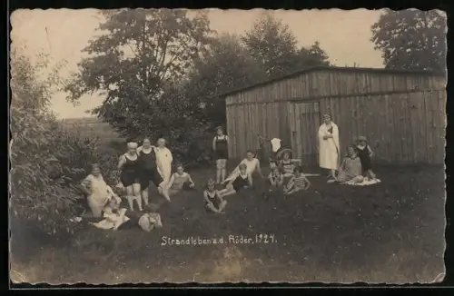 Foto-AK Bischofswerda, Strandleben an der Röder, Frauen im Badeanzug 1924