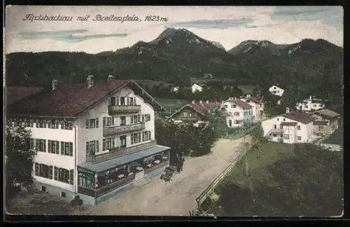 AK Fischbachau, Ortsansicht mit Gasthof Post und Blick auf den Breitenstein