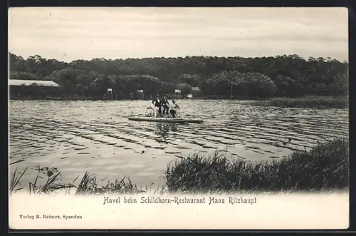 AK Berlin-Grunewald, Havel beim Schildhorn-Restaurant Hans Ritzhaupt, Tretboot