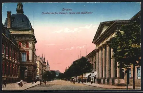 AK Dessau, Kavalierstrasse, Herzogl. Palais und Hoftheater