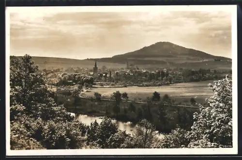 AK Vacha /Rhön, Ortsansicht mit Ochsenberg