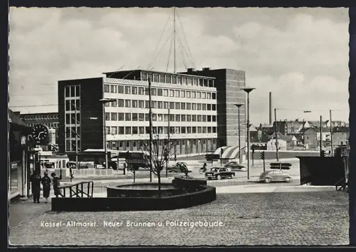 AK Kassel, Altmarkt, Neuer Brunnen und Polizeigebäude