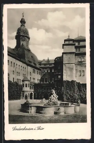AK Sondershausen i. Thür., Ortspartie mit Brunnen