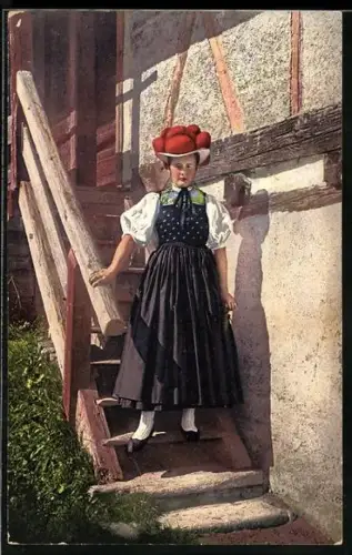 AK Gutach, Mädchen in badischer Tracht kommt eine Treppe herunter