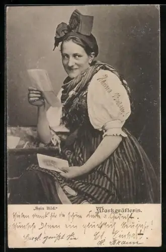 AK Markgräflerin mit einem Foto in der Hand