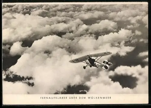 AK Fernaufklärungs-Flugzeug über dem Wolkenmeer