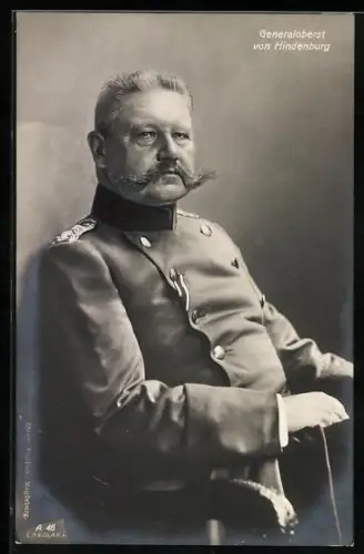 AK Generaloberst Paul von Hindenburg, Portrait sitzend