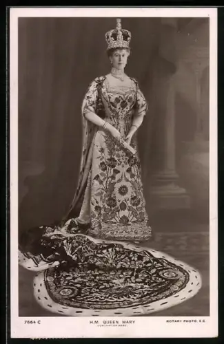 AK Königin Mary in Krönungs-Gewand